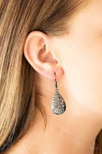 Load image into Gallery viewer, New Nouveau Black Earrings