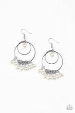 Load image into Gallery viewer, New York Attraction White Earrings