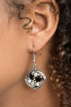 Load image into Gallery viewer, Prestigious Shimmer Black Earrings