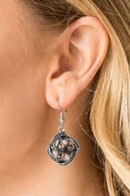 Load image into Gallery viewer, Prestigious Shimmer Silver Earrings