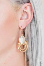 Load image into Gallery viewer, Real Queen Gold Earrings