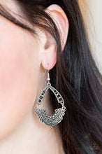Load image into Gallery viewer, Royal Engagement Black Earrings