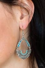 Load image into Gallery viewer, Royal Engagement Blue Earrings