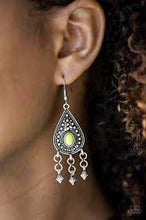 Load image into Gallery viewer, Sahara Song Green Earrings
