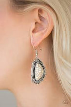 Load image into Gallery viewer, Santa Fe Soul White Earrings