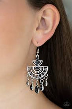Load image into Gallery viewer, Sol Searching Black Earrings