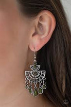 Load image into Gallery viewer, Sol Searching Green Earrings