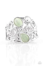 Load image into Gallery viewer, Summer Yacht Green Ring - Angie's $5.00 Bling