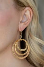 Load image into Gallery viewer, Tempting Texture Gold Earrings