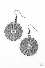 Load image into Gallery viewer, Wildflower Wander Black Earrings