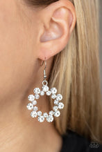 Load image into Gallery viewer, Champagne Bubbles White Earrings