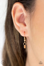 Load image into Gallery viewer, Summer Spotlight Gold Choker