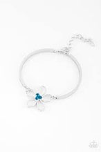 Load image into Gallery viewer, Hoppin Hibiscus Blue Necklace
