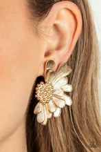 Load image into Gallery viewer, Farmstead Meadow Gold Post Earrings