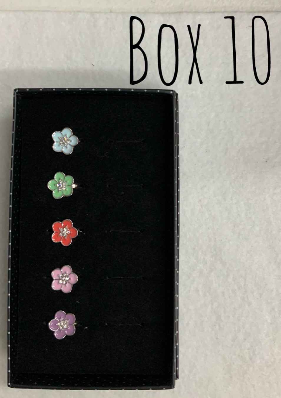 Starlet Shimmer Flower w/clear gems rings Box 10