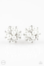 Load image into Gallery viewer, Par Pearl White Clip On Earrings