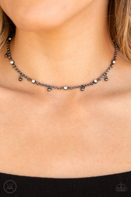 What a Stunner Black Choker