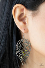 Load image into Gallery viewer, Seasonal Showcase Green Earrings