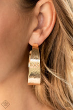 Load image into Gallery viewer, Curve Crushin Gold Earrings