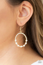 Load image into Gallery viewer, Glowing Grandeur Gold Earrings