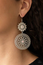 Load image into Gallery viewer, Garden Mantra Pink Earrings