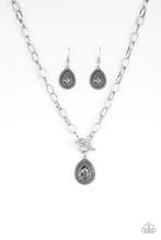 Load image into Gallery viewer, Sheen Queen Silver Necklace