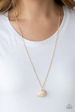 Load image into Gallery viewer, Show and Shell Gold Necklace