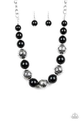 Floral Fusion Black Necklace