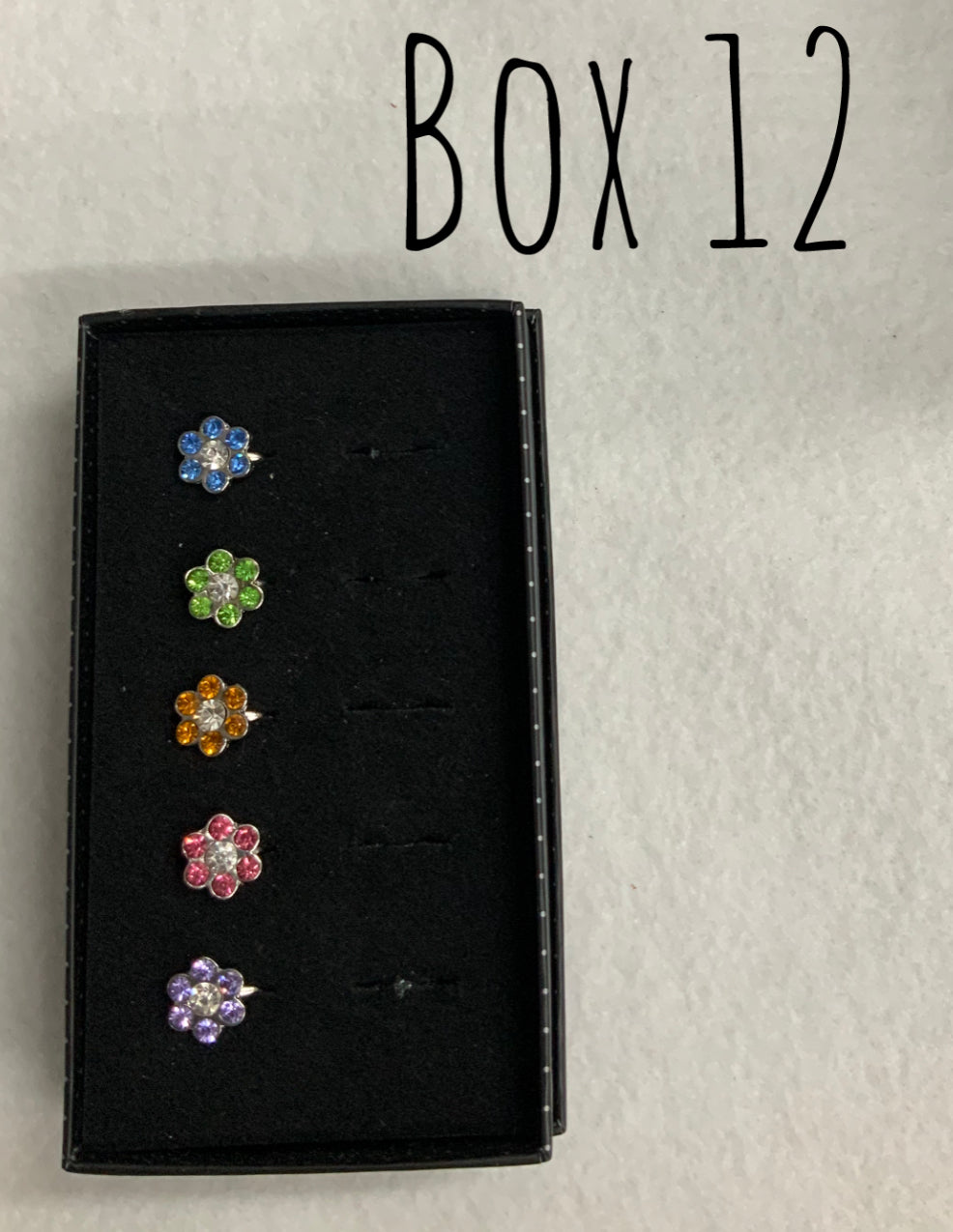 Starlet Shimmer Blingy Daisies Rings Box 12