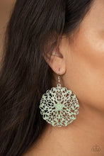 Load image into Gallery viewer, Ocean Paradise Green Earrings