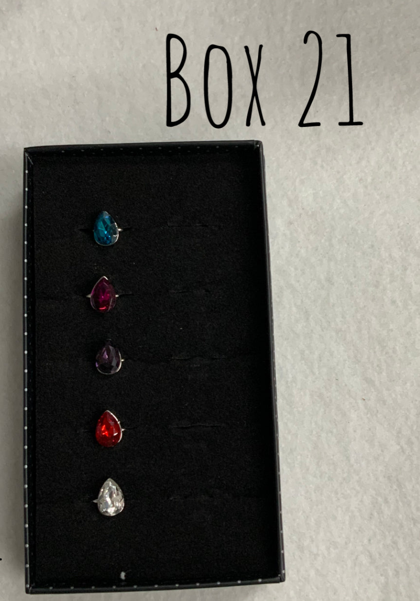 Starlet Shimmer Tear Drop Gems Rings Box 21