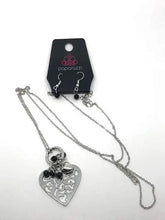 Load image into Gallery viewer, Romeo Romance Black Necklace