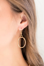 Load image into Gallery viewer, Elegantly Ensnared Gold Necklace
