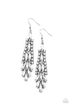 Load image into Gallery viewer, Crown Heiress White Earrings