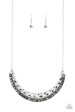 Load image into Gallery viewer, Impressive Silver Necklace