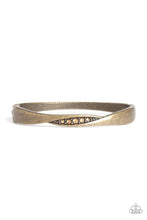 Load image into Gallery viewer, Glittering Grit Brass Hinged Bracelet