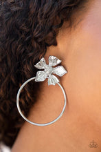 Load image into Gallery viewer, Buttercup Bliss Silver Post Earrings