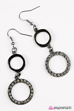 Load image into Gallery viewer, Classy and Bubbly Black Earrings