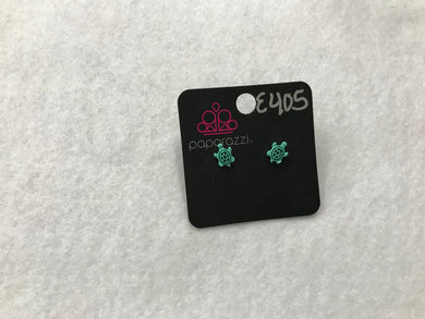 Starlet Shimmer Turtle Post Earrings Green #405