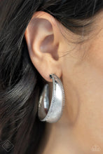 Load image into Gallery viewer, Dune Dynasty Silver Earrings