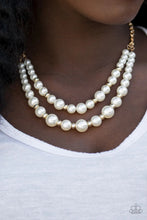 Load image into Gallery viewer, Pearly Perfectionist Gold Necklace