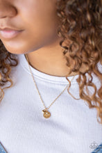 Load image into Gallery viewer, World’s Best Mom Gold Necklace