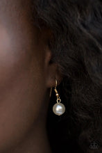 Load image into Gallery viewer, Pearly Perfectionist Gold Necklace