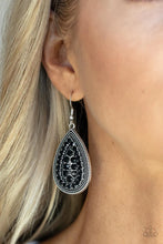 Load image into Gallery viewer, Interstellar Idol Black Earrings