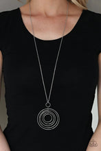 Load image into Gallery viewer, Running Circles in My Mind Silver Necklace