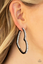 Load image into Gallery viewer, Heartbreaker Black Earrings