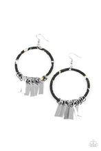 Load image into Gallery viewer, Garden Chimes Black Earrings