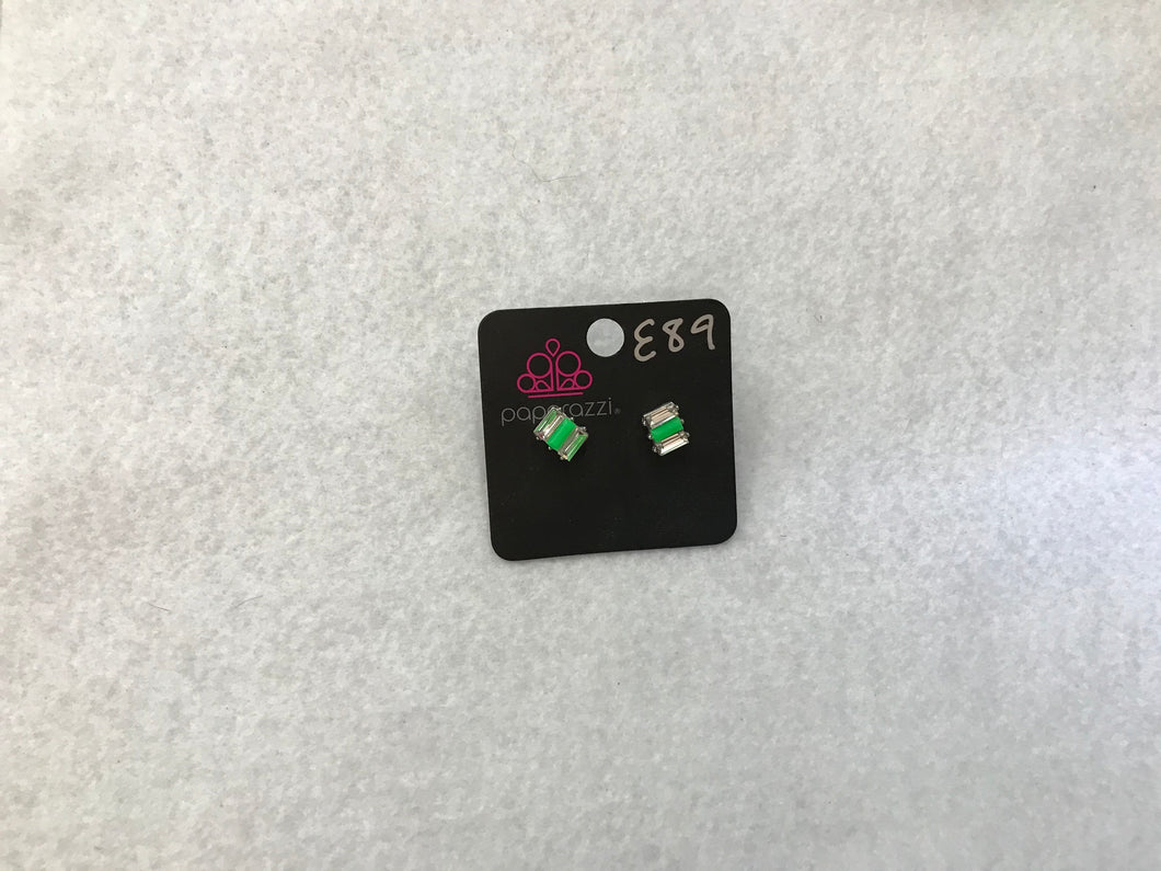Starlet Shimmer Tri Fold w/Baguettes Green Earrings #89