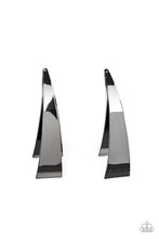 Load image into Gallery viewer, Underestimated Edge Black Earrings
