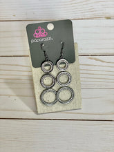 Load image into Gallery viewer, Shimmering in Circles Black Earrings
